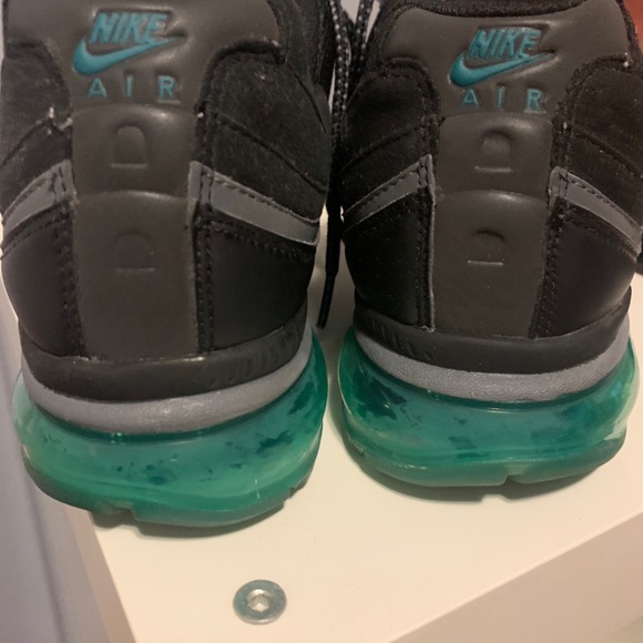 Gently worn Air Max 95 in black/turquoise 8.5 - Picture 2 of 3
